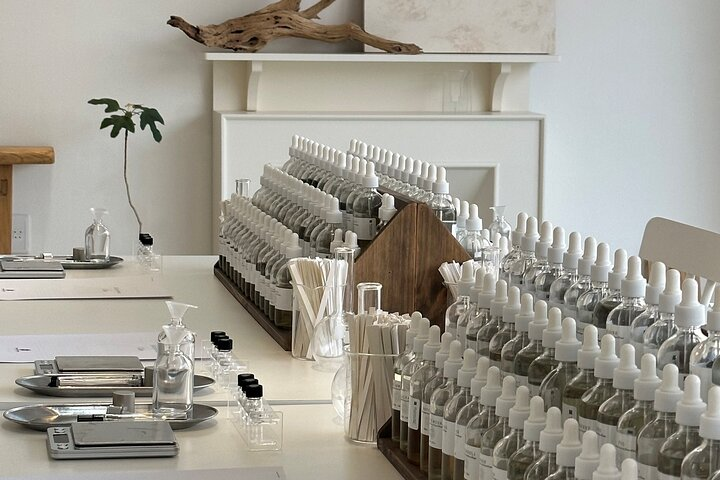 Make your K-scent perfume: Modern oneday class in Seoul - Photo 1 of 6